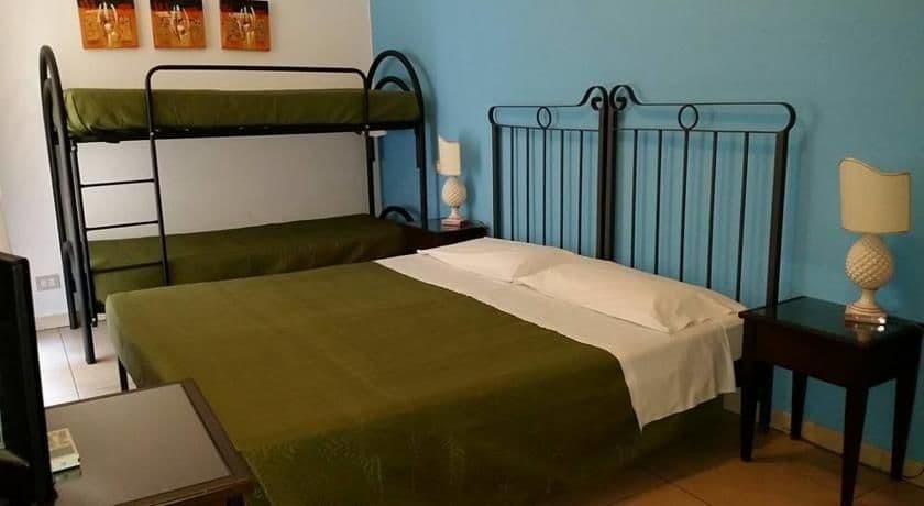 B&B Regina Carolina Caltagirone Bagian luar foto